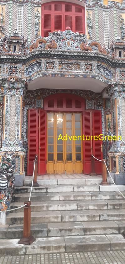 Travel guide to Hue, Vietnam Travel guide to Hue, Vietnam